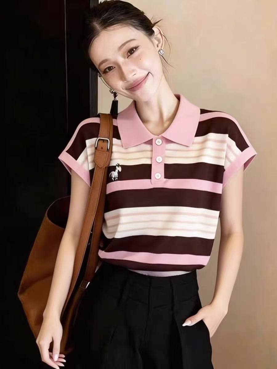 스트라이프 POLO 칼라 반팔 티셔츠 여성 2026 여름 새로운 분말 브라운 배색 자수 작은 말 연령 감소 루즈핏 맨위 상세 이미지 6