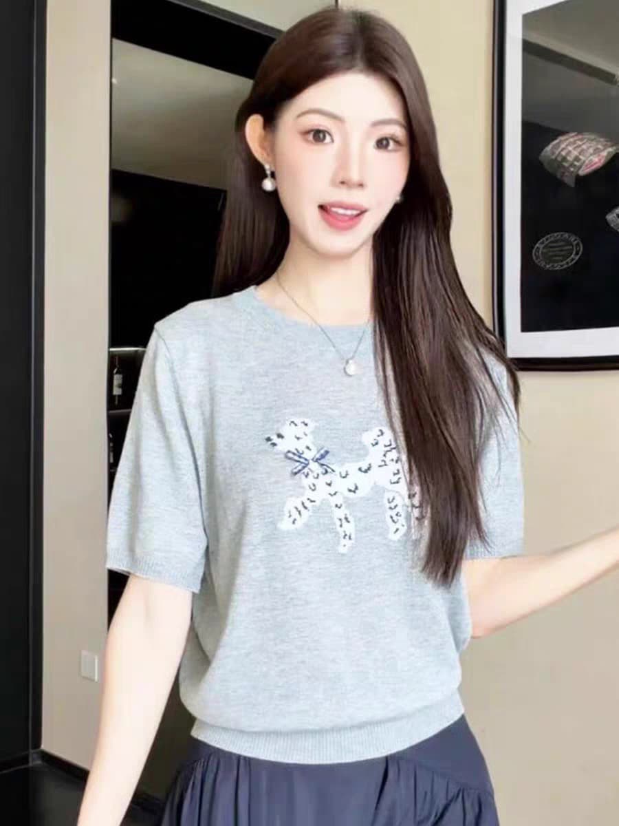 고급 센스 회색 강아지 자수 반팔 니트 스웨터 여성 2026 새로운 여름 작은 대중 품격 얇은 스타일 맨위 여성