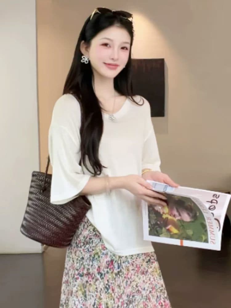 한 부서 느긋한 바람 비스듬한 진자 반팔 티셔츠 여성 의류 2026 여름 새로운 루즈핏 슬림해 보이는 고유 한 그레이트 봐. 의류 이미지 2