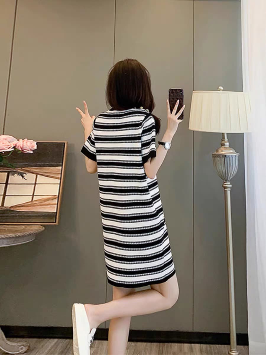 작은 샤넬 스타일 여름 드레스 라운드 넥 반팔 흑백 줄무늬 니트 드레스 스트레이트 루즈핏 느긋한 바람 티셔츠 치마 프랑스식 이미지 4