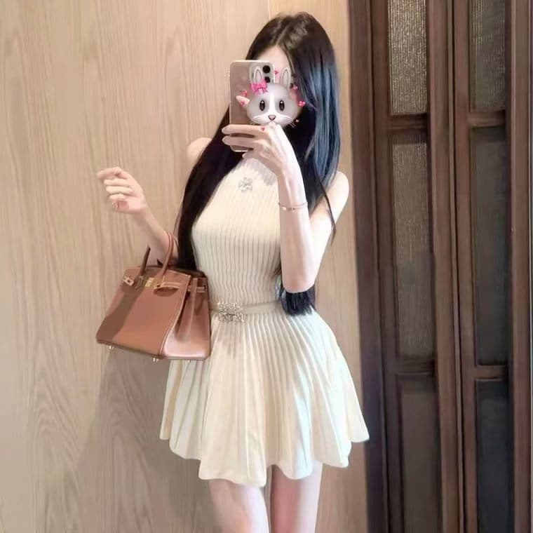 프랑스식 미니멀리즘 명문 여성 바람 품격 플리츠 여성 드레스 여름 새로운 경기 스와로브스키 벨트 패션 허리 수축 미니 스커트 상세 이미지 4
