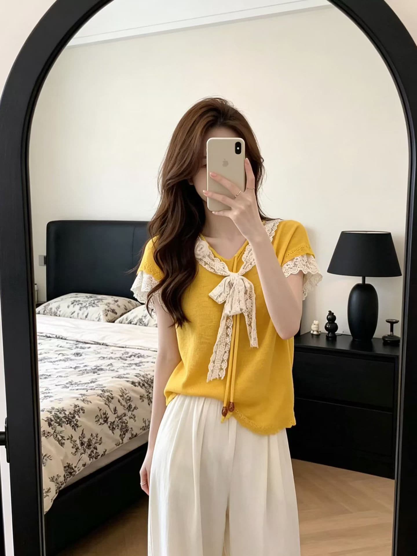 도파민 바람 세트 여성 여름 한 부서 품격 슬림해 보이는 자이언트 잘 생긴 쇼트 스타일 레이스 조각 V넥 반팔 맨위 이미지 4