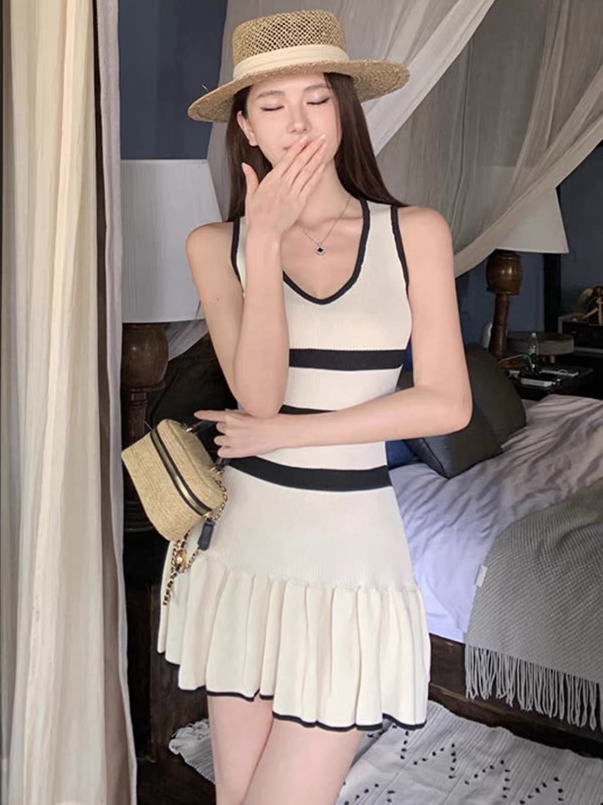 품격 작은 샤넬 스타일 캐주얼 미니멀리즘 V넥 배색 민소매 조끼 스커트 순수한 욕망 품격 허리 수축 몸매 가꾸기 여성 드레스 상세 이미지 5