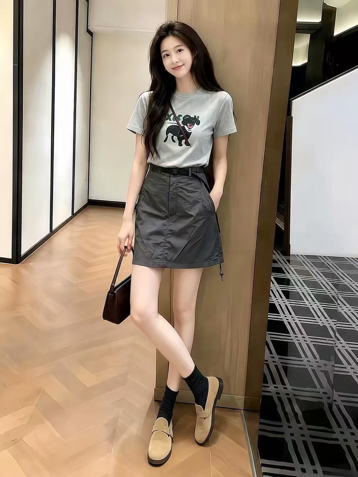회색 강아지 프린트 긍정적 인 어깨 반팔 티셔츠 여성 2026 새로운 여름 품격 맨위 이미지 4