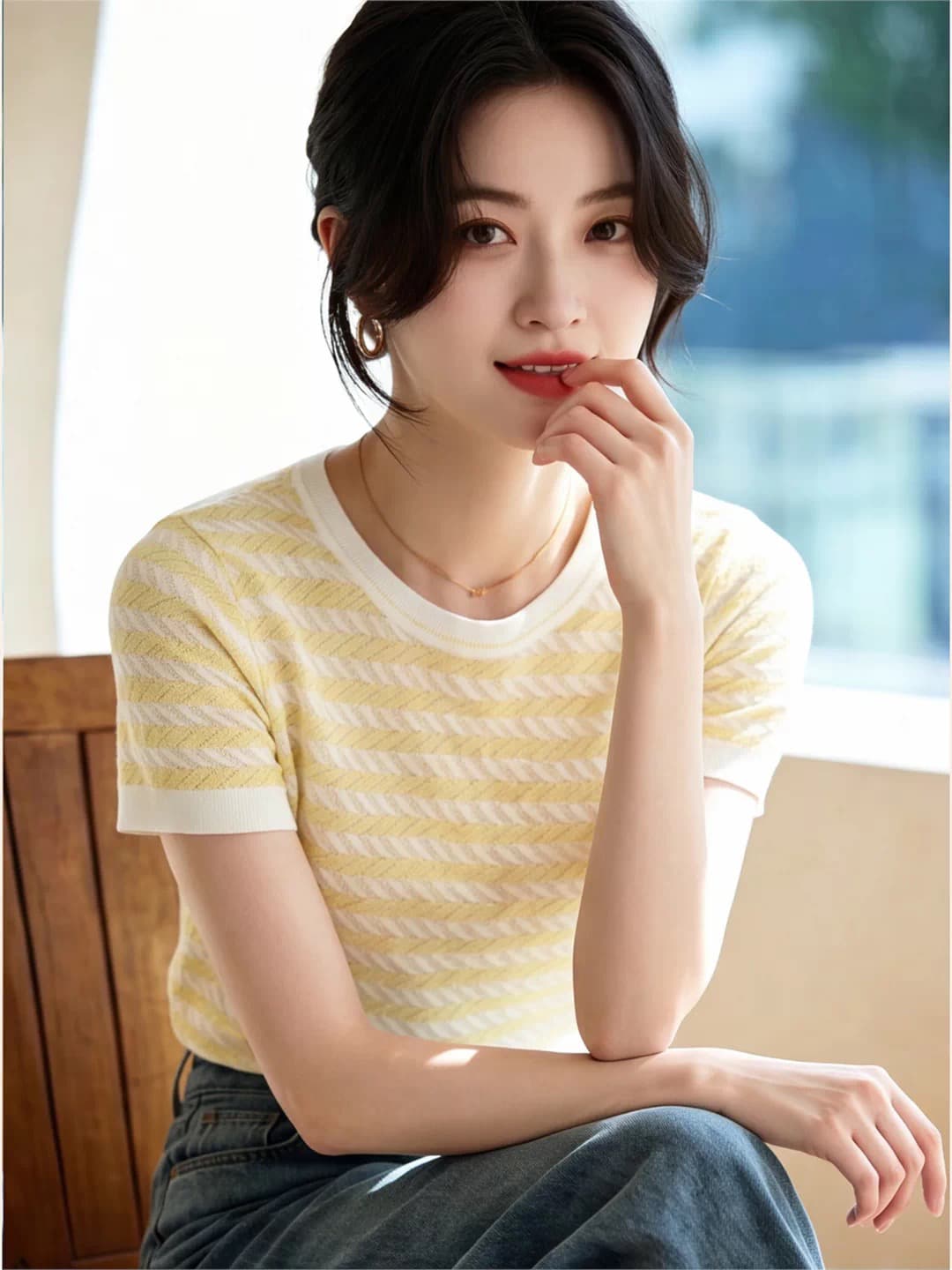 작은 샤넬 스타일 쇼트 스타일 얇은 스타일 얼음 실크 니트 스웨터 스트라이프 반팔 티셔츠 맨위 여성 여름 2026 새로운 디자인 센스