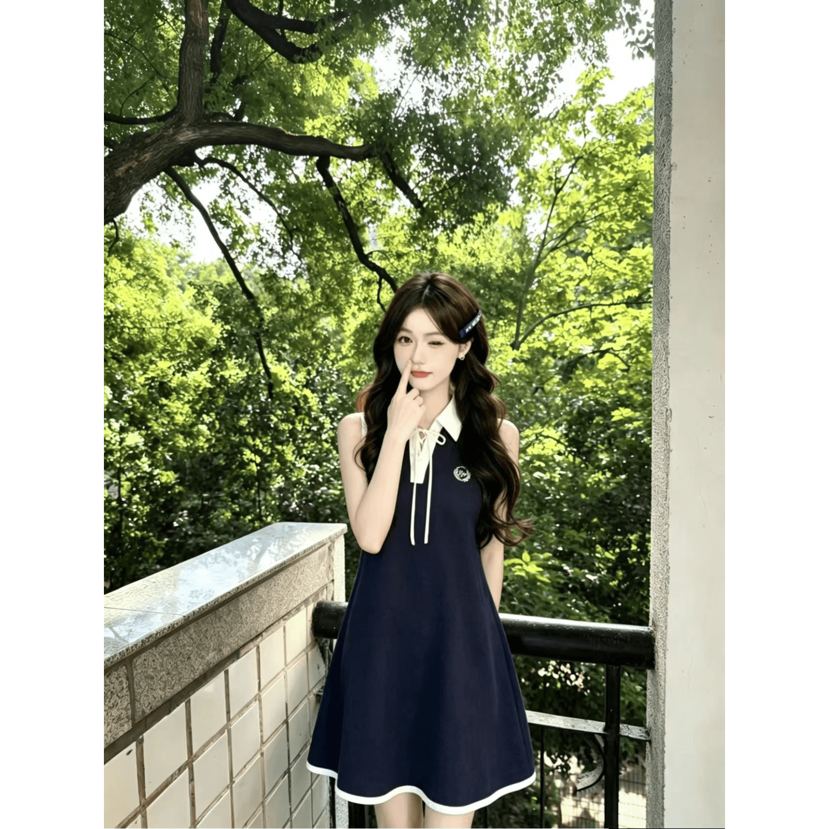 2026 여름 품격 3 차원 꽃 V넥 슬립 드레스 디자인 센스 꼬집기 허리 몸매 가꾸기 슬림해 보이는 니트 드레스 이미지 5