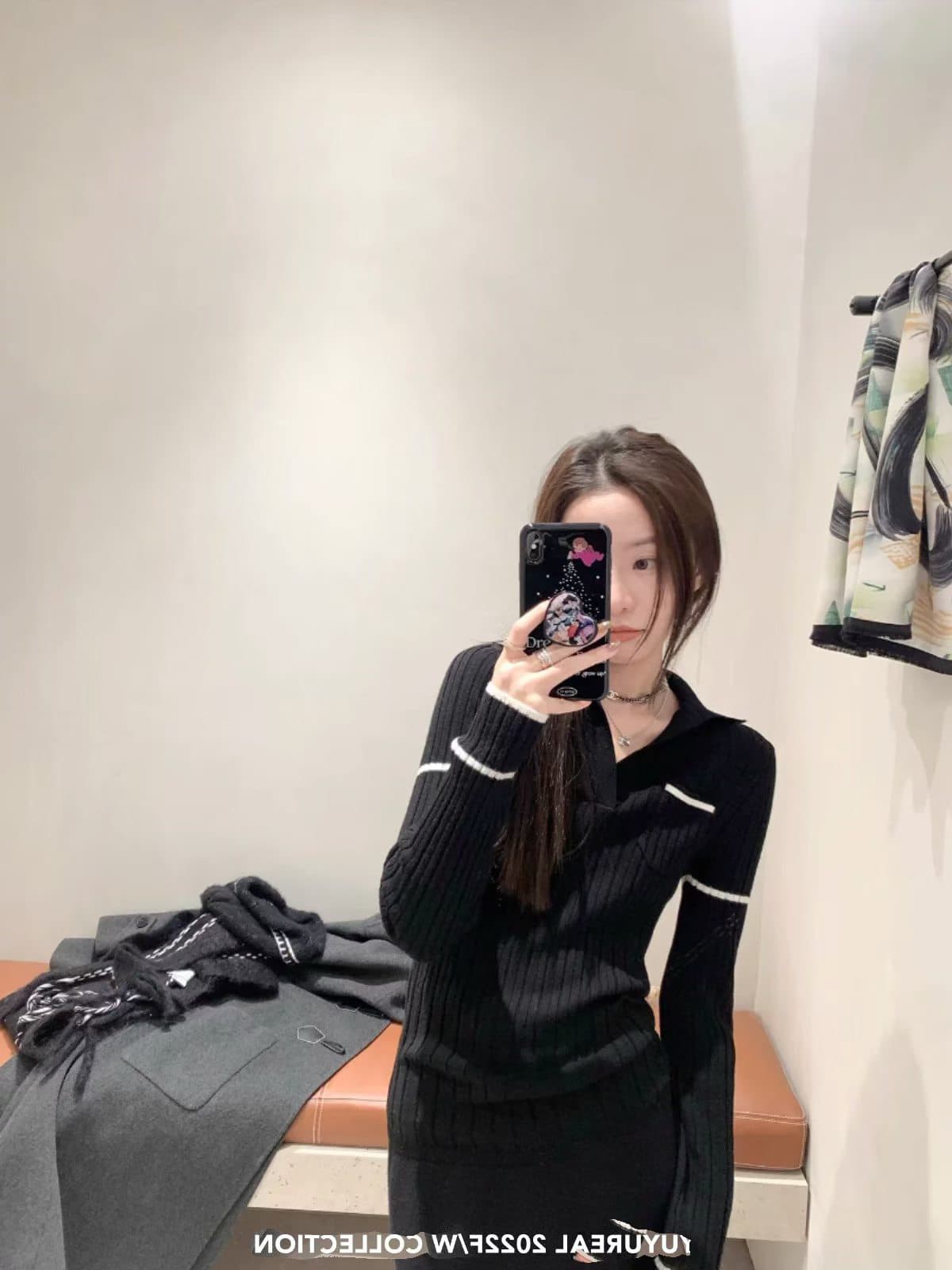 배색 긴팔 POLO 칼라 니트 스웨터 여성 2026 가을 새로운 몸매 가꾸기 슬림해 보이는 스웨터 기본 셔츠 인사이드 잡아라. 의류 상세 이미지 5