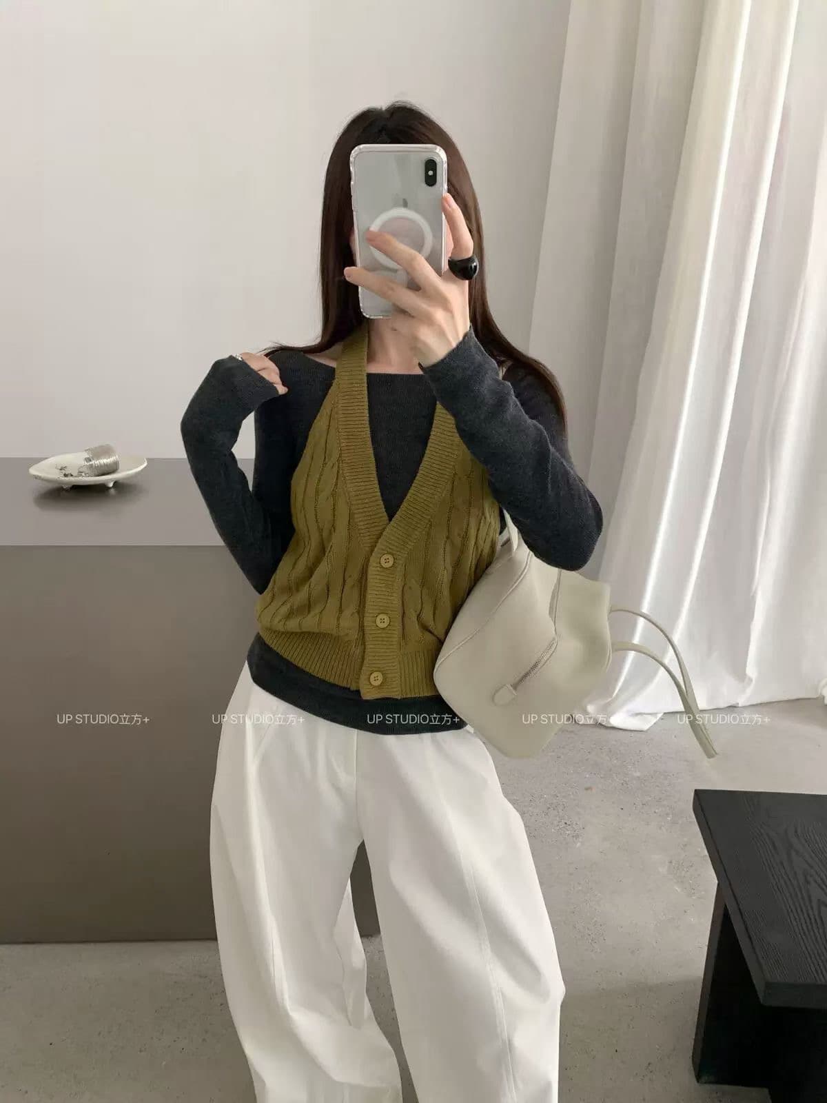 가을 켜기 새로운 인터넷 유명인 폭발 한 부서 디자인 센스 꽈배기 백리스 행침 목 조끼 니트 스웨터