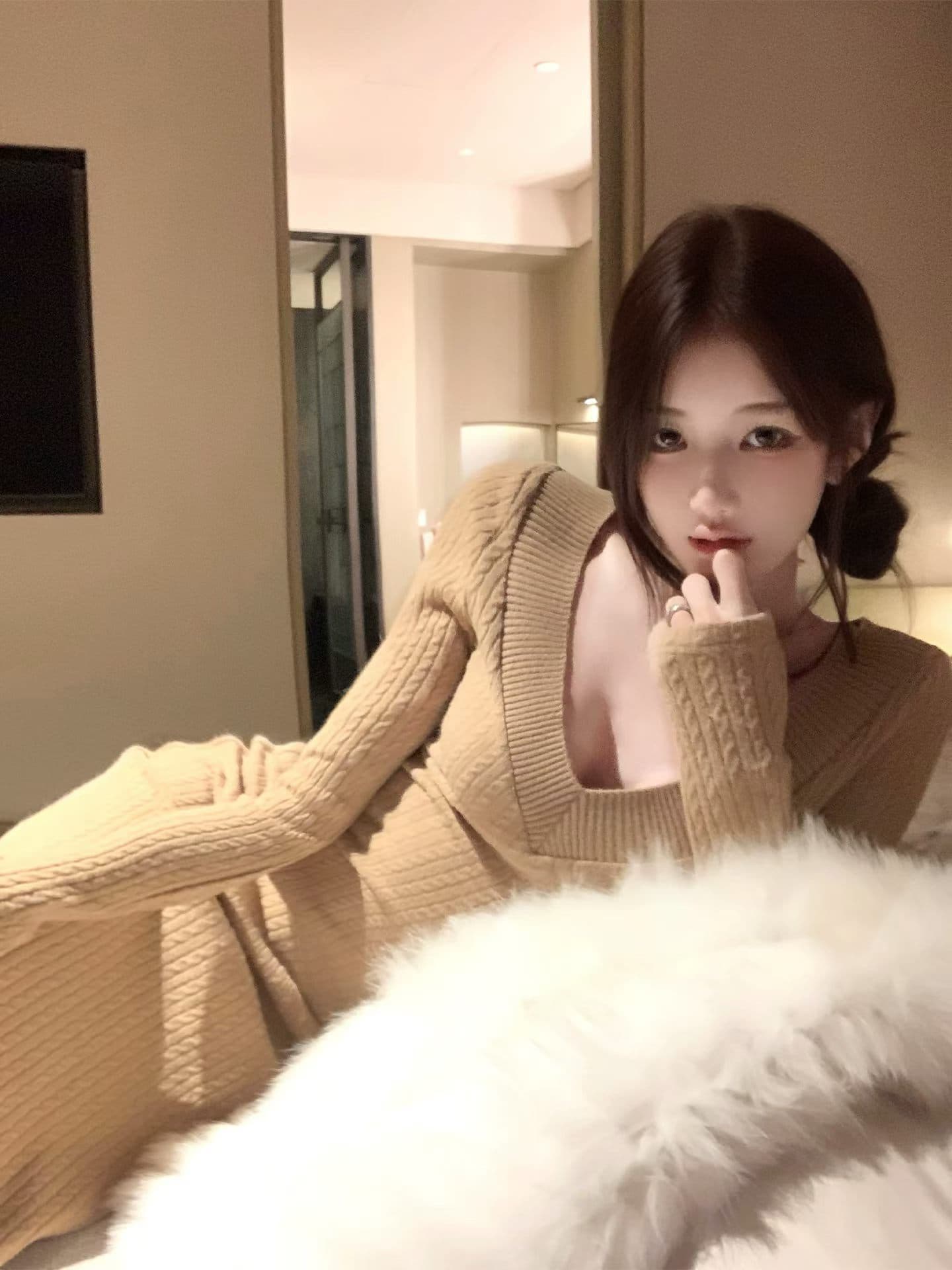 가을 겨울 새로운 한국 스타일 레트로 V넥 롱 코트 니트 드레스 여성 레저 느긋한 슬림해 보이는 타이트 스커트 기본 스커트 상세 이미지 8