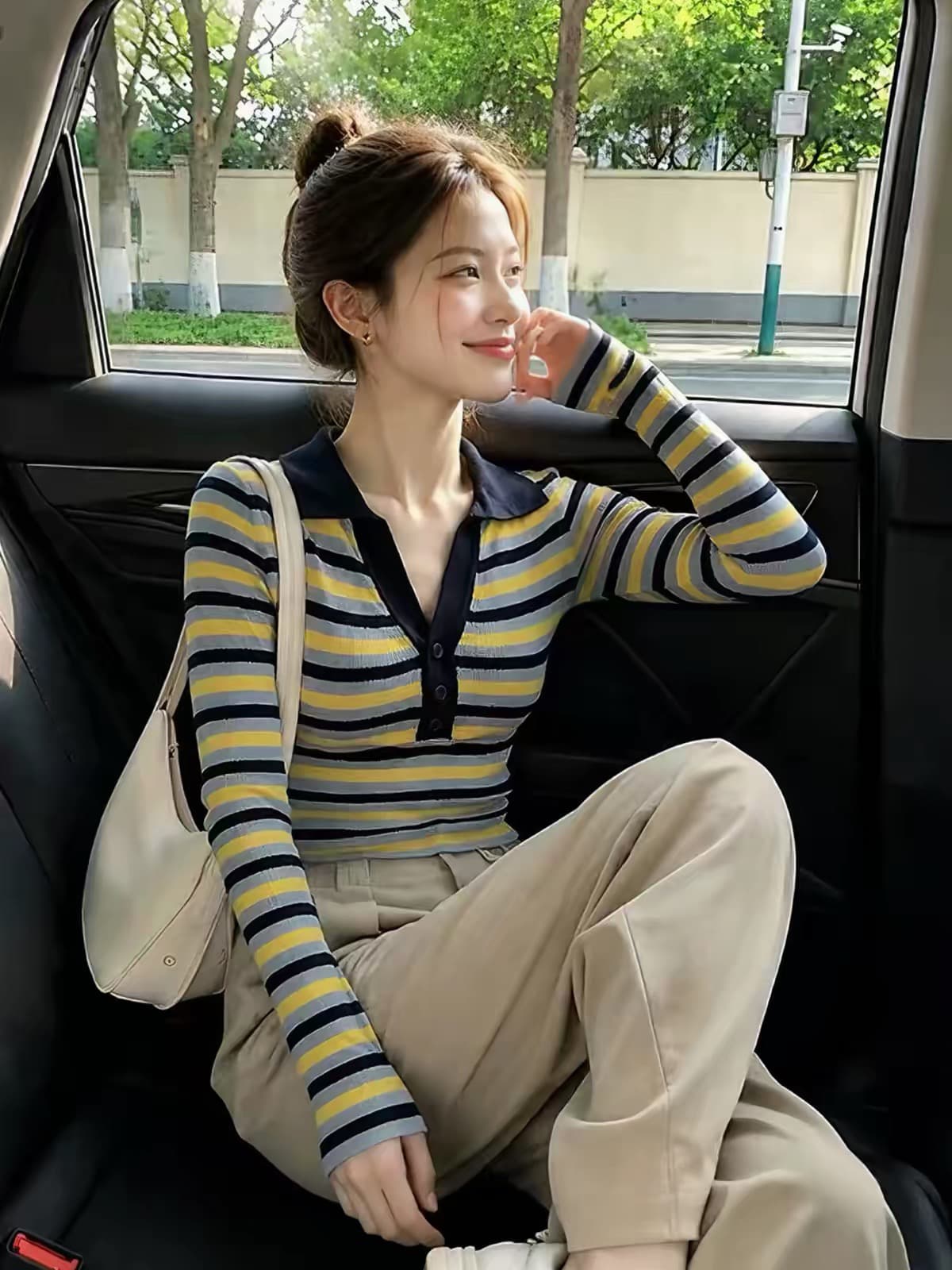 레트로 배색 스트라이프 긴팔 니트 스웨터 여성 2026 가을 새로운 몸매 가꾸기 기본 셔츠 작은 키 착용 잡아라. 의류 이미지 2