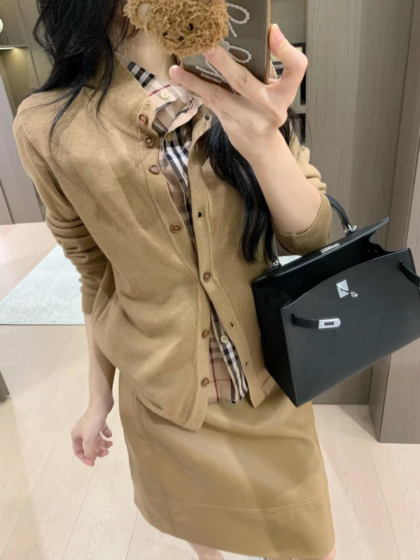 슈퍼 얇은 양모 2026 이른 가을 새로운 스탠드 칼라 긴팔 오래된 돈 바람 페이크 레이어드 싱글 줄 버튼 니트 오픈 가디건 유럽 역 상세 이미지 2