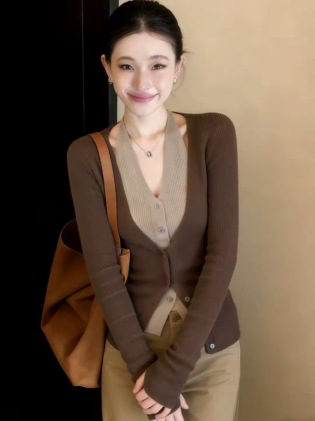 행침 목 V넥 페이크 레이어드 니트 스웨터 스웨터 오픈 가디건 가을 의상 여자 2026 새로운 폭발 만나는 인사이드 잡아라. 의류 상세 이미지 3