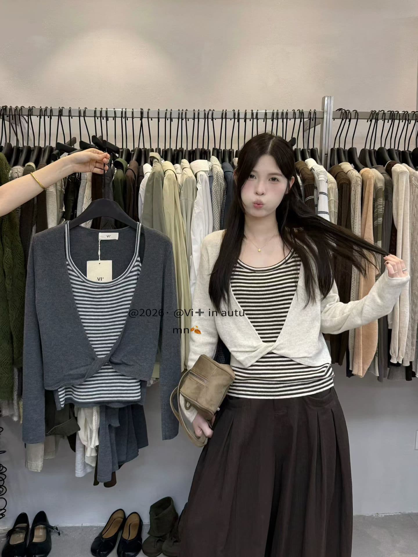 열세 개 한 부서 계층의 감각 페이크 레이어드 맨위 비틀림 디자인 패치워크 스트라이프 슬립 캐주얼 분위기 센스 맨위 상세 이미지 8
