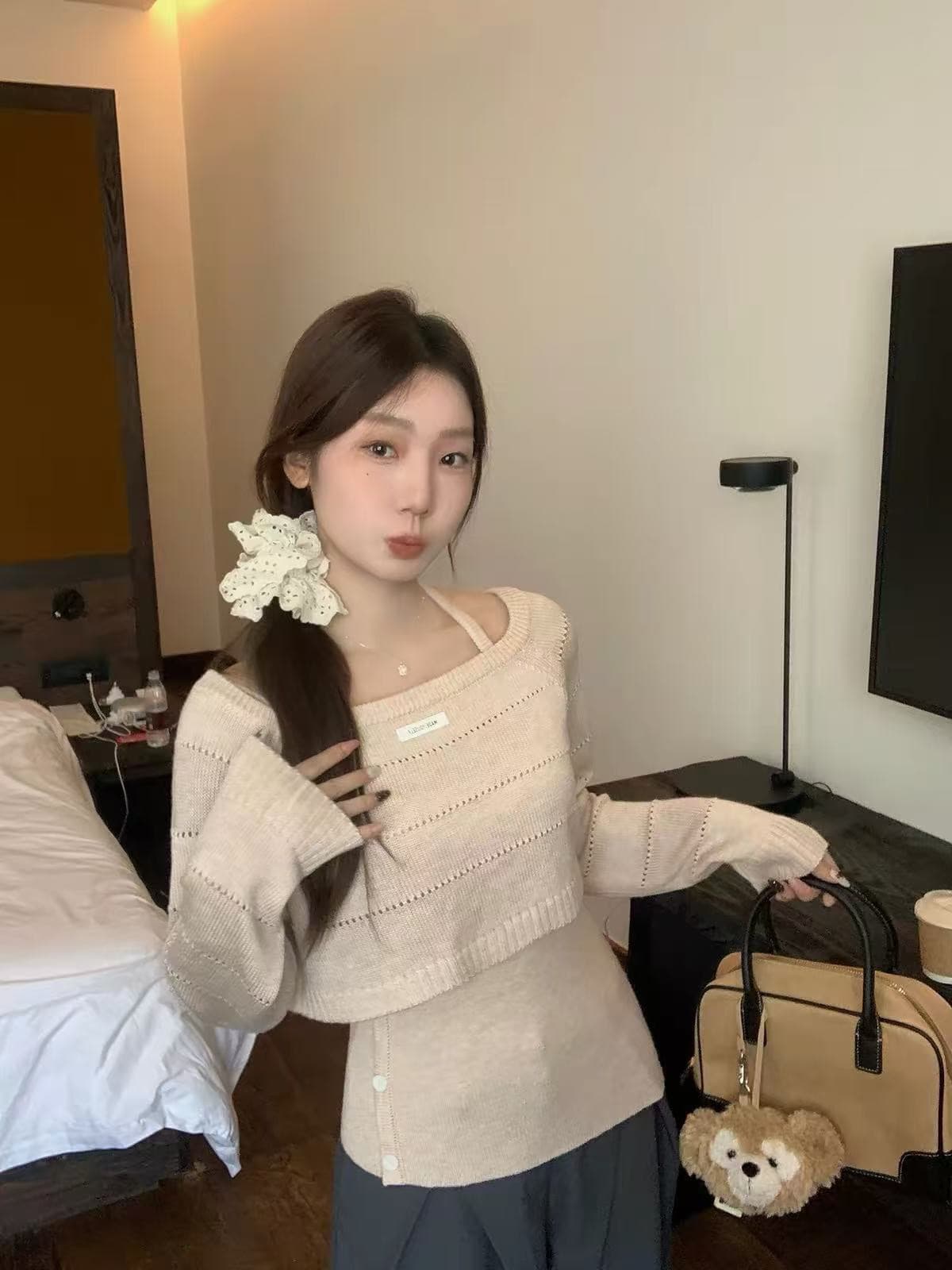 우 77 달콤한 차가운 바람 니트 두 조각 여성 세트 행침 목 허리 수축 캐미솔 오프숄더 홀로우 아웃 블라우스 맨위 세트 이미지 3