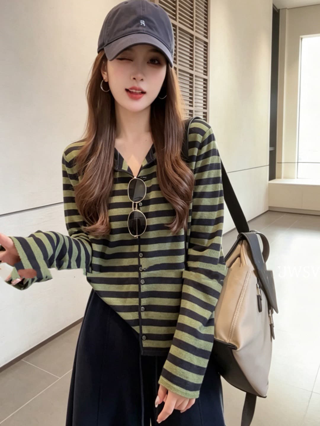 2026 가을 겨울철 새로운 레트로 패션 디스플레이 얇고 작은 표준 스트라이프 오픈 가디건 스웨터 코트 이미지 2