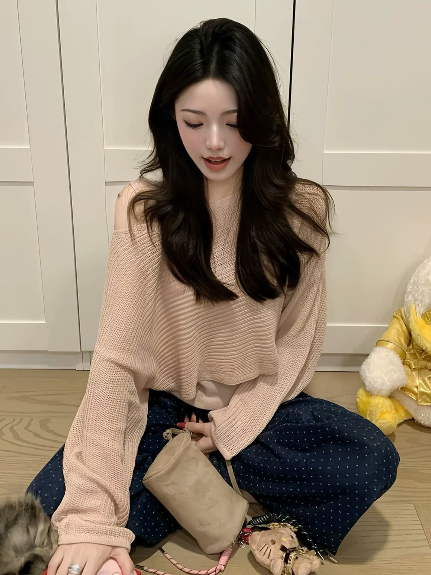 한 부서 핑크색 홀로우 아웃 긴팔 니트 스웨터 여성 이른 가을 작은 키 캐주얼 느긋한 바람 루즈핏 품격 오프숄더 맨위 상세 이미지 3