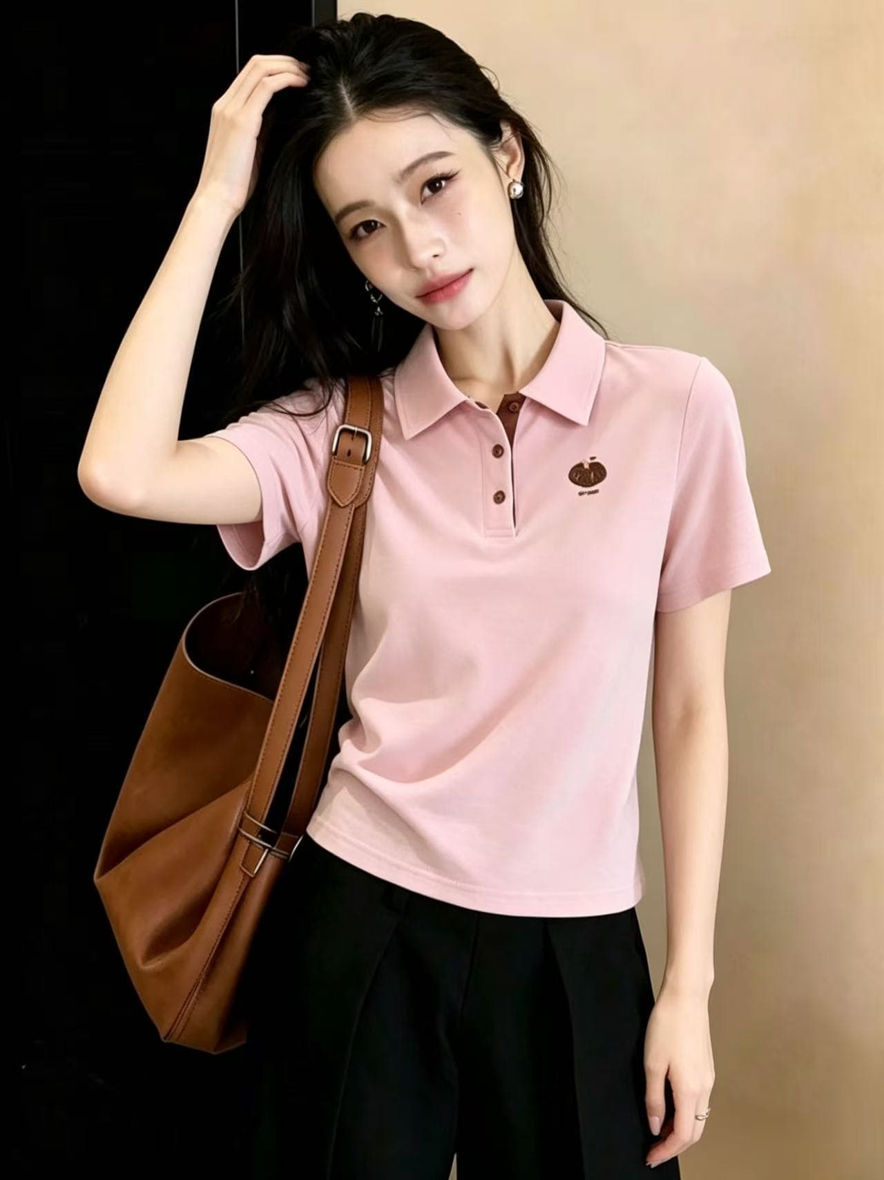 캐주얼 바람 POLO 칼라 반팔 2026 여름 새로운 다용도 패션 자수 긍정적 인 어깨 T 여성 셔츠 작은 셔츠 이미지 3