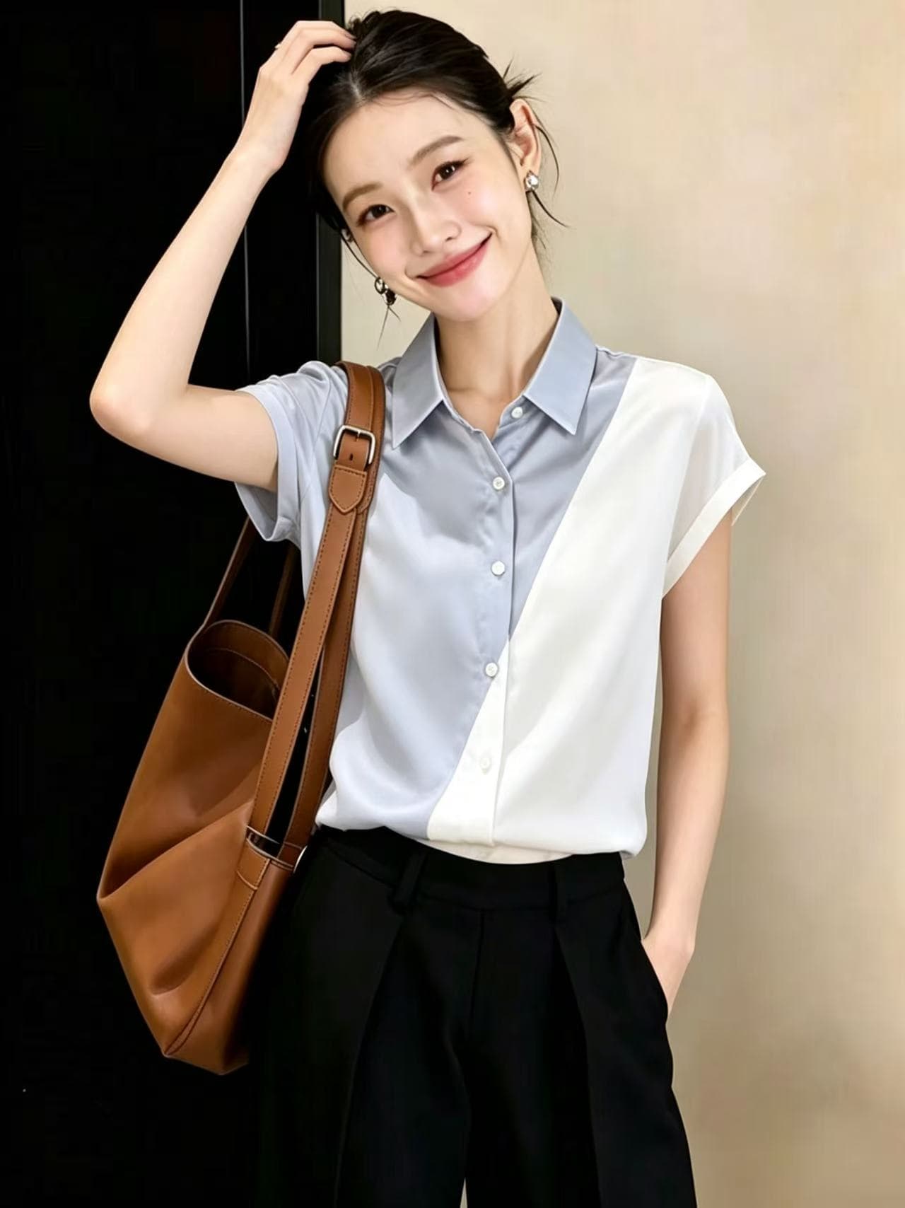 빛 요리 한 출퇴근 바람 폴로 칼라 패치워크 여성 셔츠 2026 여름 새로운 반팔 품격 셔츠 패션 슬림해 보이는 맨위 이미지 4