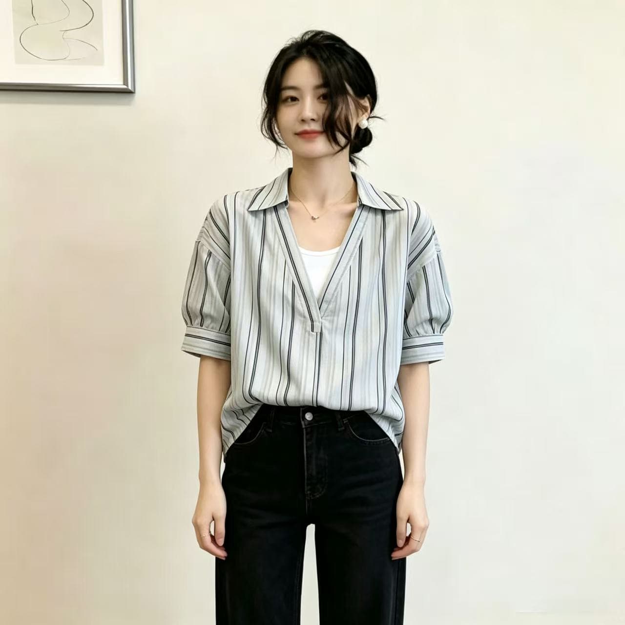 블루 스트라이프 폴로 칼라 반팔 여성 셔츠 2026 여름 새로운 디자인 센스 페이크 레이어드 V넥 셔츠 반소매 맨위 이미지 3