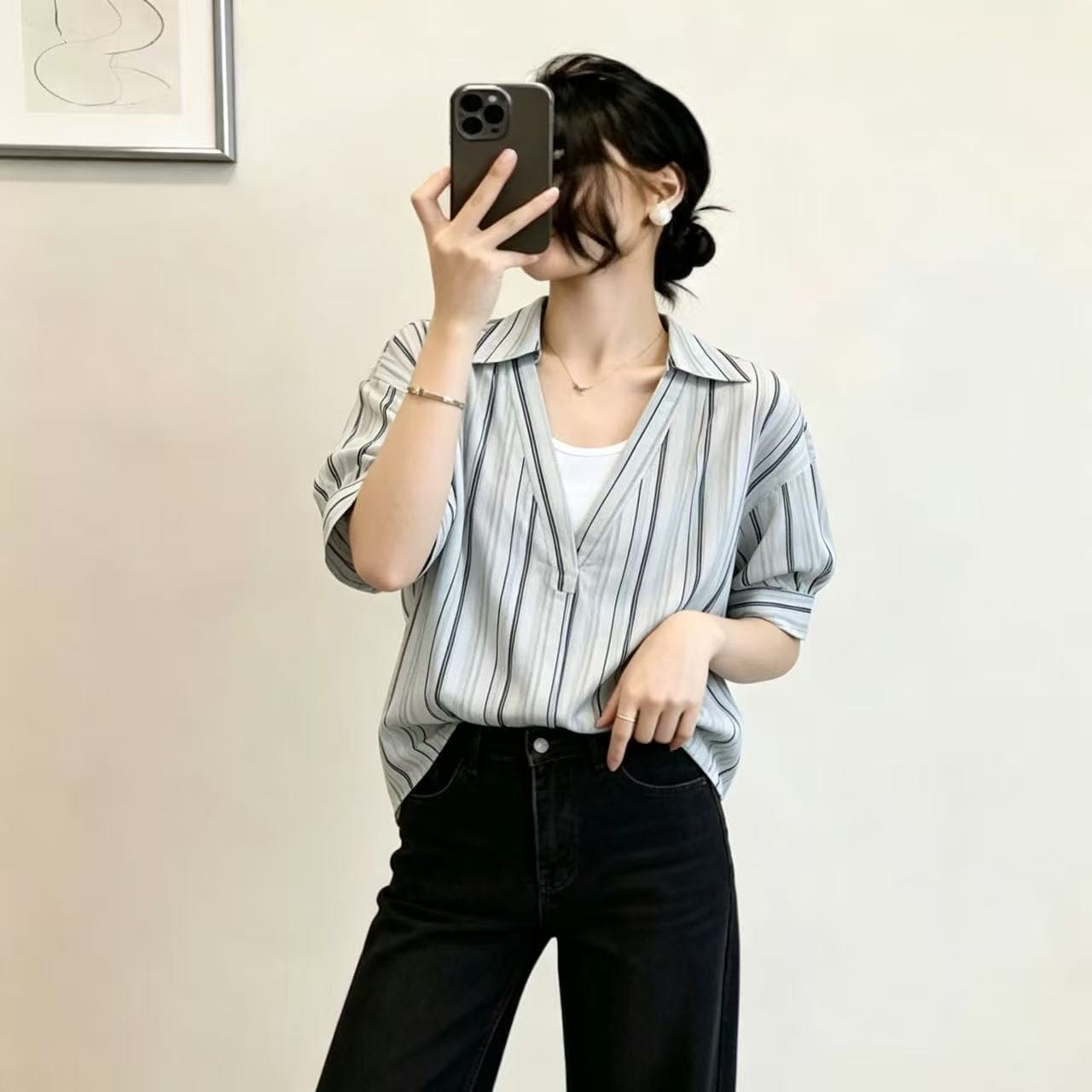 블루 스트라이프 폴로 칼라 반팔 여성 셔츠 2026 여름 새로운 디자인 센스 페이크 레이어드 V넥 셔츠 반소매 맨위 상세 이미지 2