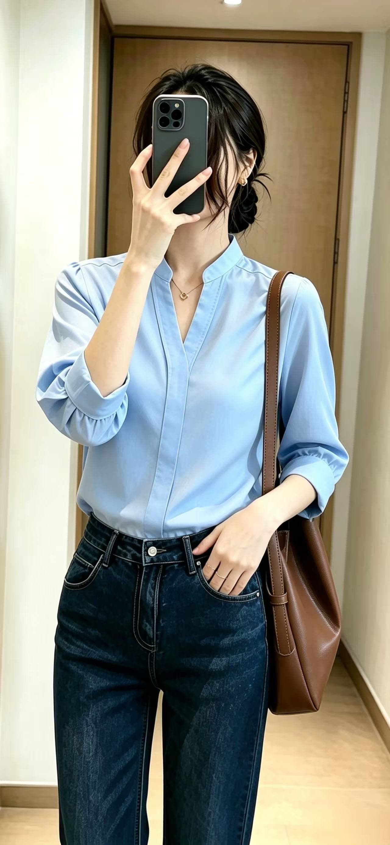 파란색 스탠드 칼라 여성 셔츠 중간 소매 경력 워크웨어 2026 이른 가을 V넥 풀오버 주머니 디자인 5 점 소매 맨위 상세 이미지 5