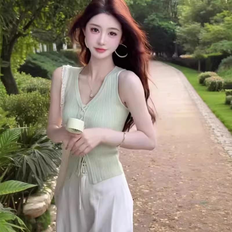빨간색 레이스업 V넥 민소매 얼음 실크 니트 캐미솔 여름 외출용 몸매 가꾸기 고유 한 아름다운 핫걸 맨위 이미지 3