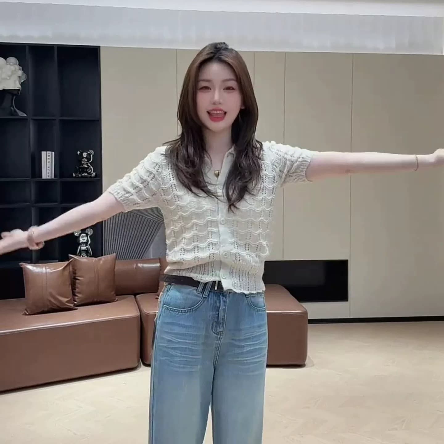보라색 작은 샤넬 스타일 홀로우 아웃 폴로 칼라 반팔 니트 오픈 가디건 여성 여름 디자인 센스 고유 한 아름다운 쇼트 스타일 맨위 얇은 상세 이미지 4