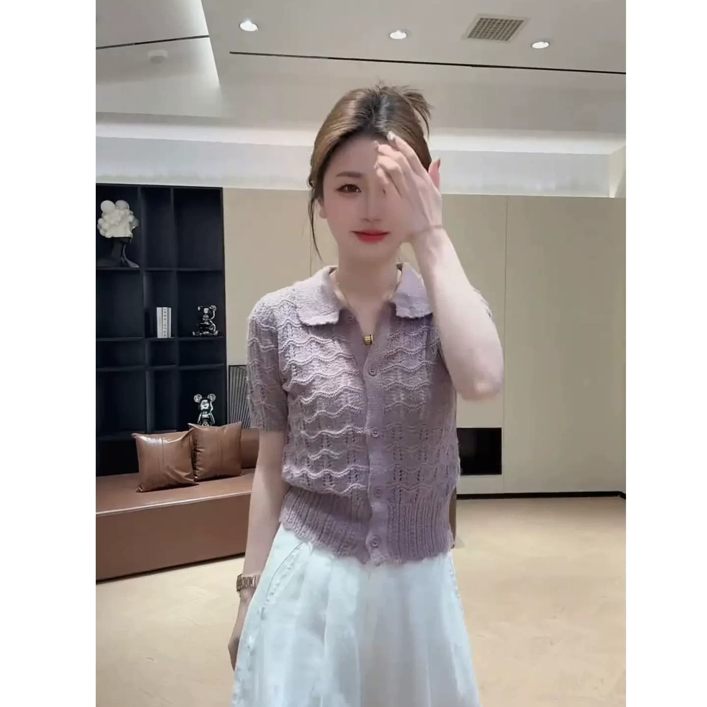 작은 샤넬 스타일 부드러운 품격 홀로우 아웃 베이비 칼라 니트 오픈 가디건 여성 여름 루즈핏 슬림해 보이는 연령 감소 반팔 맨위 얇은 이미지 2
