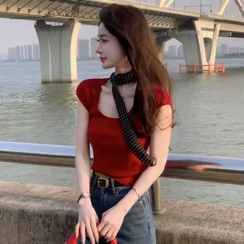 빨간색 u 칼라 반팔 니트 스웨터 여성 여름 몸매 가꾸기 슬림해 보이는 밝은 품격 관대 한 작은 셔츠 고유 한 아름다운 맨위 상세 이미지 1