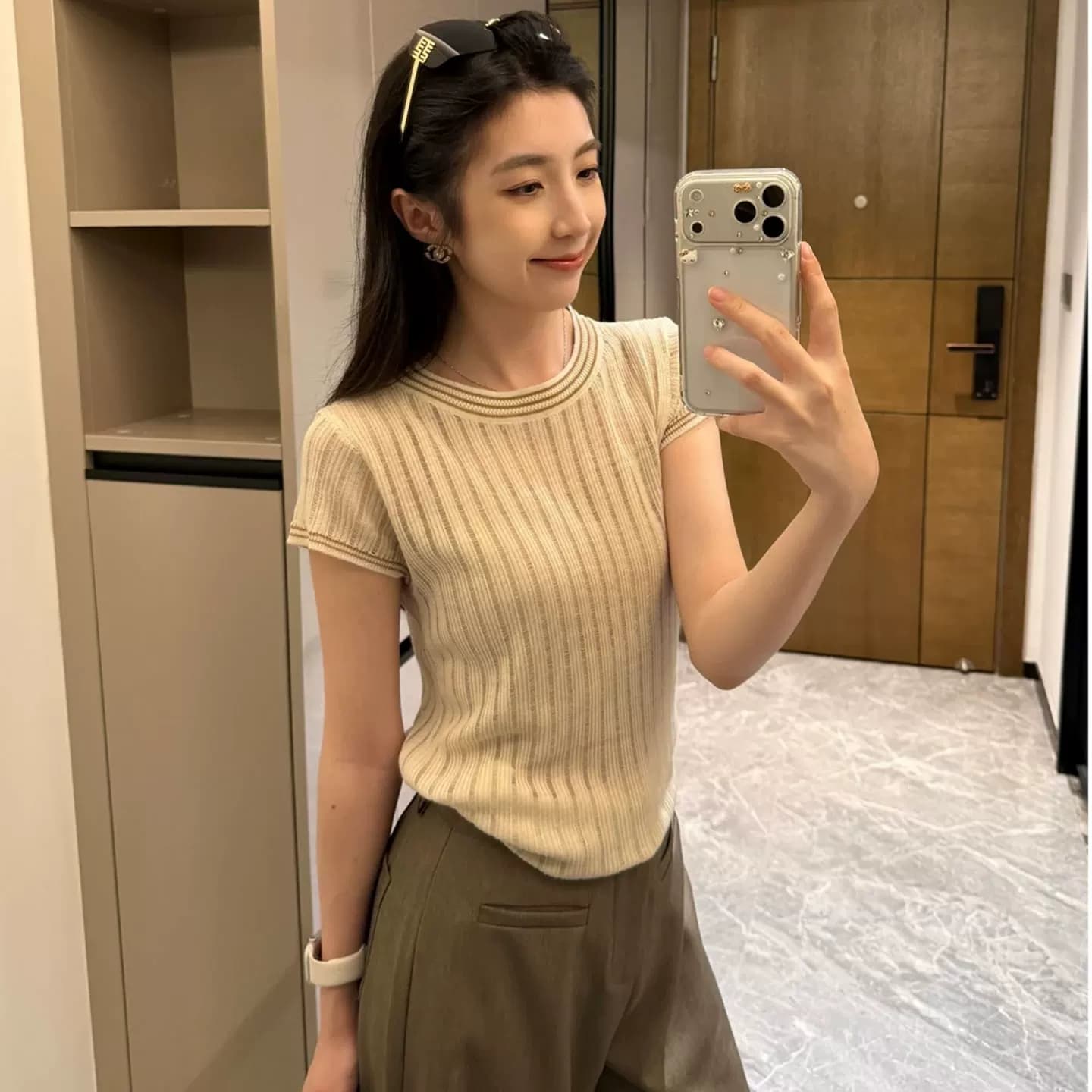 한 부서 배색 회색 구덩이 기사 라운드 넥 니트 반팔 여성 여름 얇은 스타일 몸매 가꾸기 슬림해 보이는 다용도 품격 맨위 얇은 이미지 3