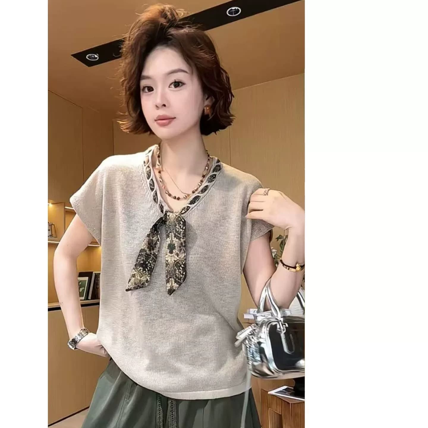 느긋한 바람 V넥 경기 스카프 칼라 티셔츠 반팔 니트 스웨터 여성 여름 루즈핏 슬림해 보이는 다용도 패션 캐주얼 맨위 상세 이미지 1