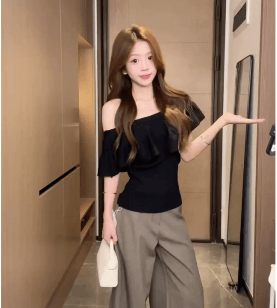프랑스식 부드러운 바람 프릴 오프숄더 반팔 니트 스웨터 여성 여름 몸매 가꾸기 슬림해 보이는 자이언트 잘 생긴 오프숄더 맨위 이미지 4
