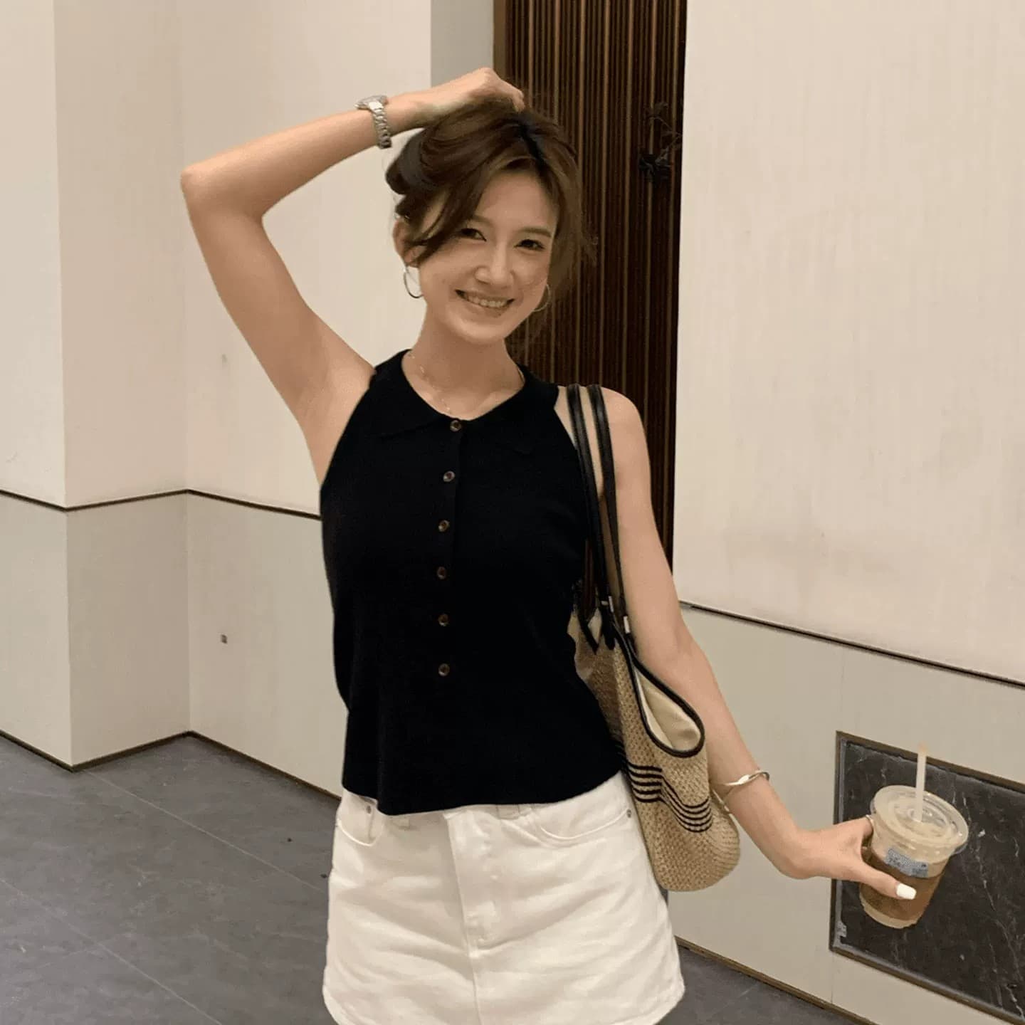 한 부서 녹색 민소매 조끼 여성 폴로 칼라 단추 니트 스웨터 캐주얼 맨위 여성 여름 얇은 몸매 가꾸기 슬림해 보이는 맨위 상세 이미지 3