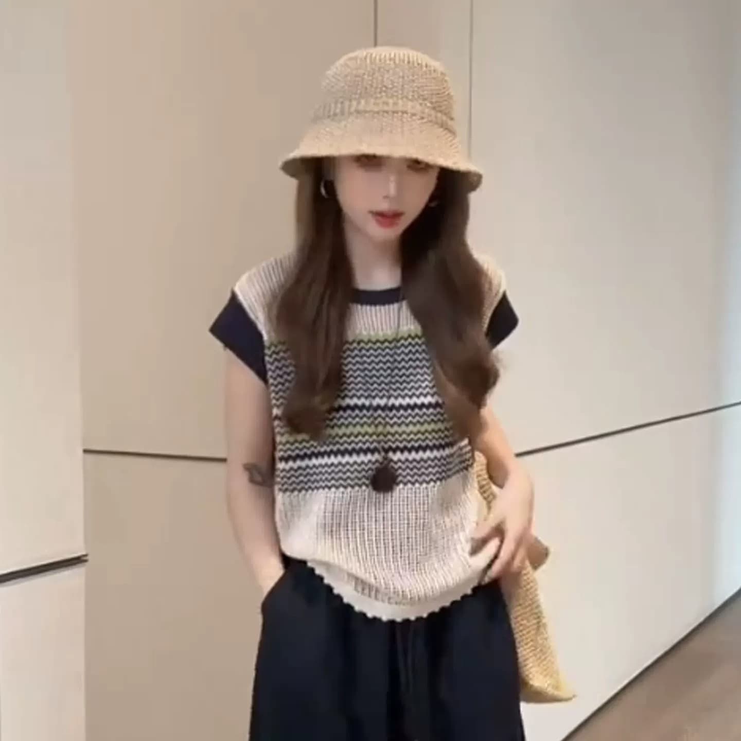한 부서 착용 가져 가라. 배색 라운드 넥 스트라이프 작은 날다 소매 짠 셔츠 여성 여름 디자인 센스 고유 한 작은 대중 얇은 스타일 맨위