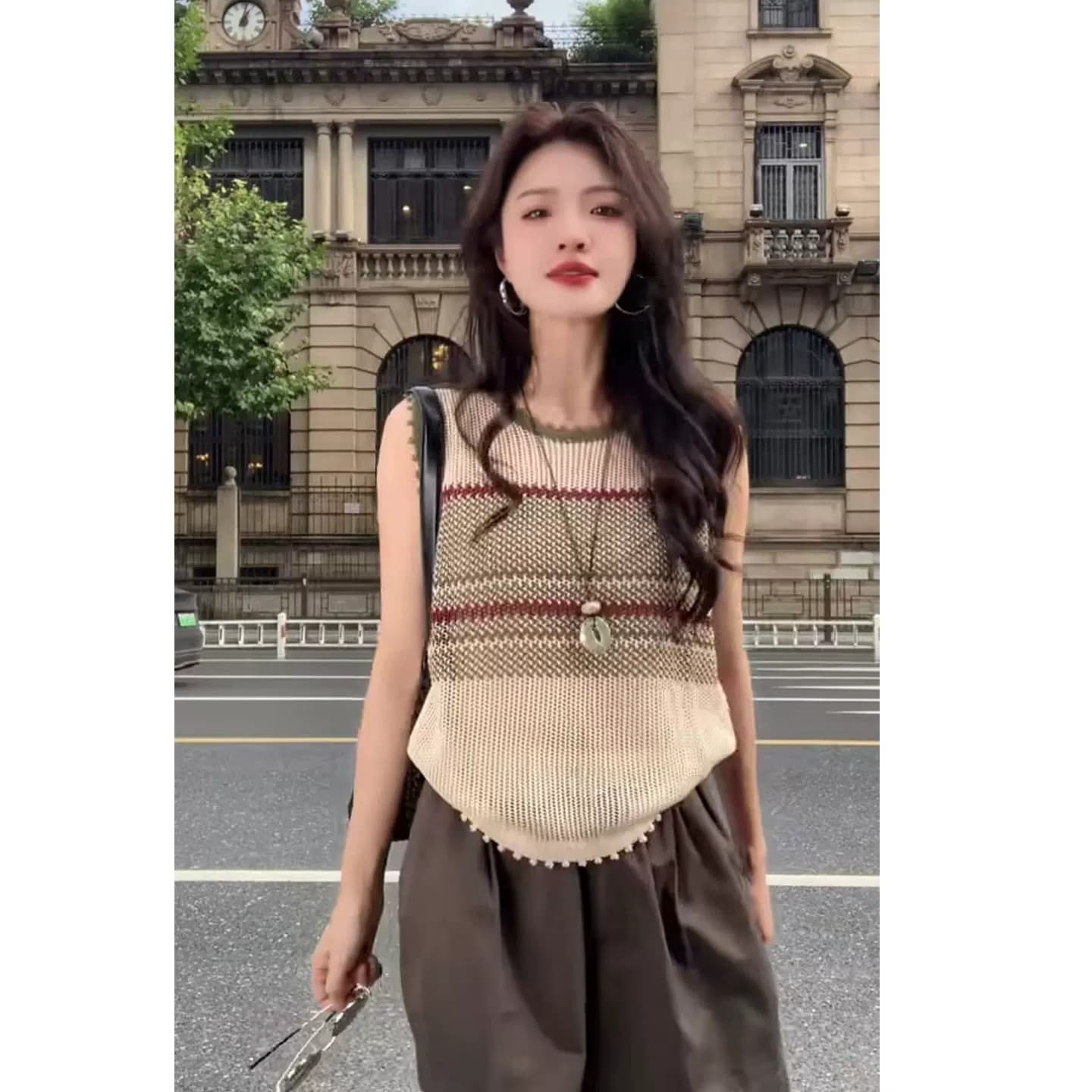 오래된 돈 바람 배색 스트라이프 홀로우 아웃 니트 스웨터 여성 여름 몸매 가꾸기 슬림해 보이는 디자인 센스 얇은 스타일 민소매 조끼 맨위 상세 이미지 1