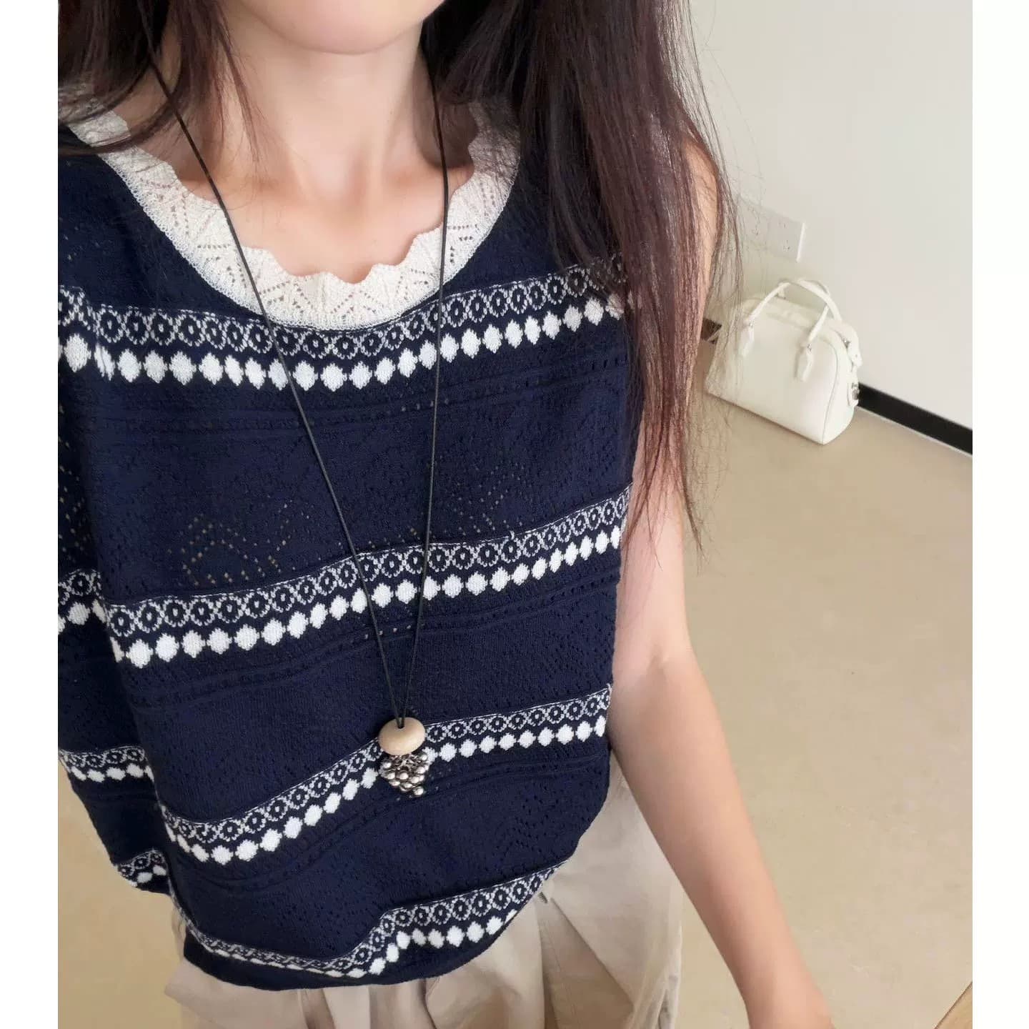 레트로 스타일 물결무늬 레이스 홀로우 아웃 민소매 니트 조끼 여성 여름 루즈핏 슬림해 보이는 느긋한 바람 얇고 가벼운 자카드 맨위 상세 이미지 3