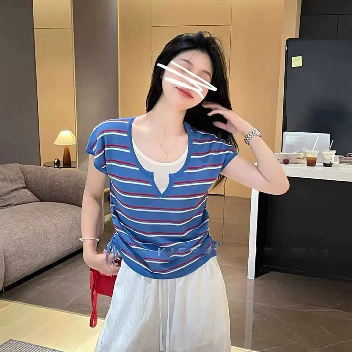 한 부서 레트로 스트라이프 페이크 레이어드 V넥 니트 스웨터 여성 여름 반팔 몸매 가꾸기 슬림해 보이는 디자인 센스 고유 한 맨위 이미지 3