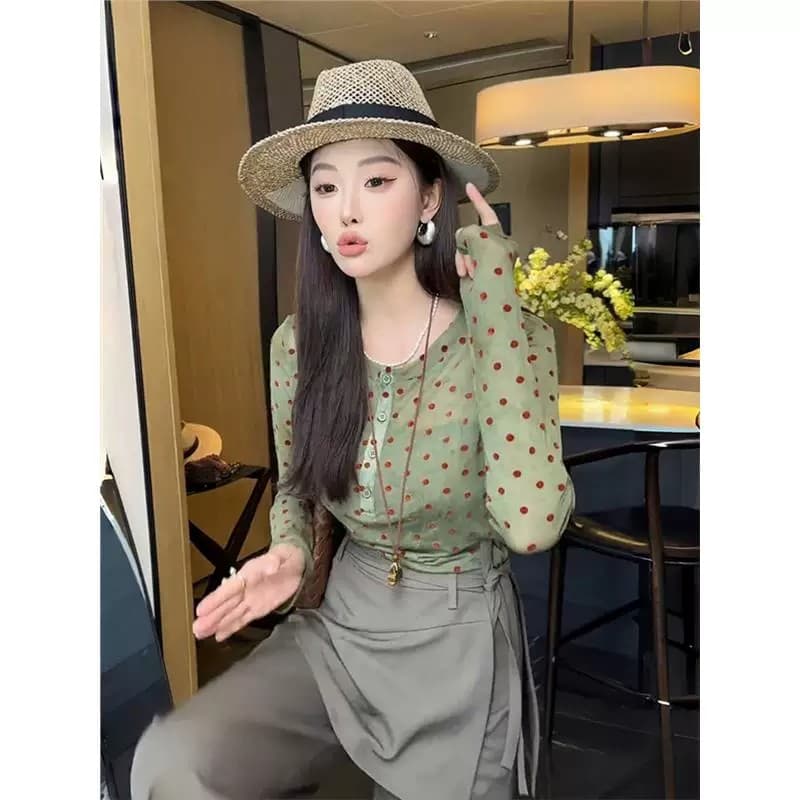 여름 도파민 녹색 도트 무늬 긴팔 티셔츠 여성 여름 몸매 가꾸기 슬림해 보이는 고유 한 아름다운 자외선 차단 블라우스 맨위 이미지 4