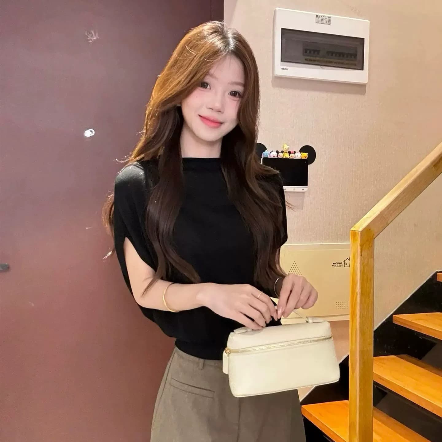 화이트 배트윙 소매 볼륨 측면 반하이넥 니트 스웨터 여성 여름 허리 수축 슬림해 보이는 디자인 센스 작은 대중 쇼트 스타일 맨위 이미지 5