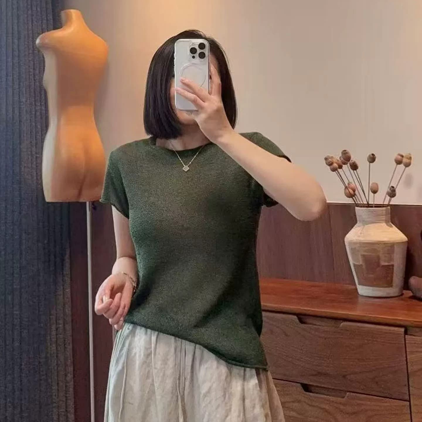 녹색 라운드 넥 반팔 니트 스웨터 여성 여름 느긋한 바람 몸매 가꾸기 슬림해 보이는 자이언트 잘 생긴 다용도 단색 기초 섹션 맨위 이미지 4