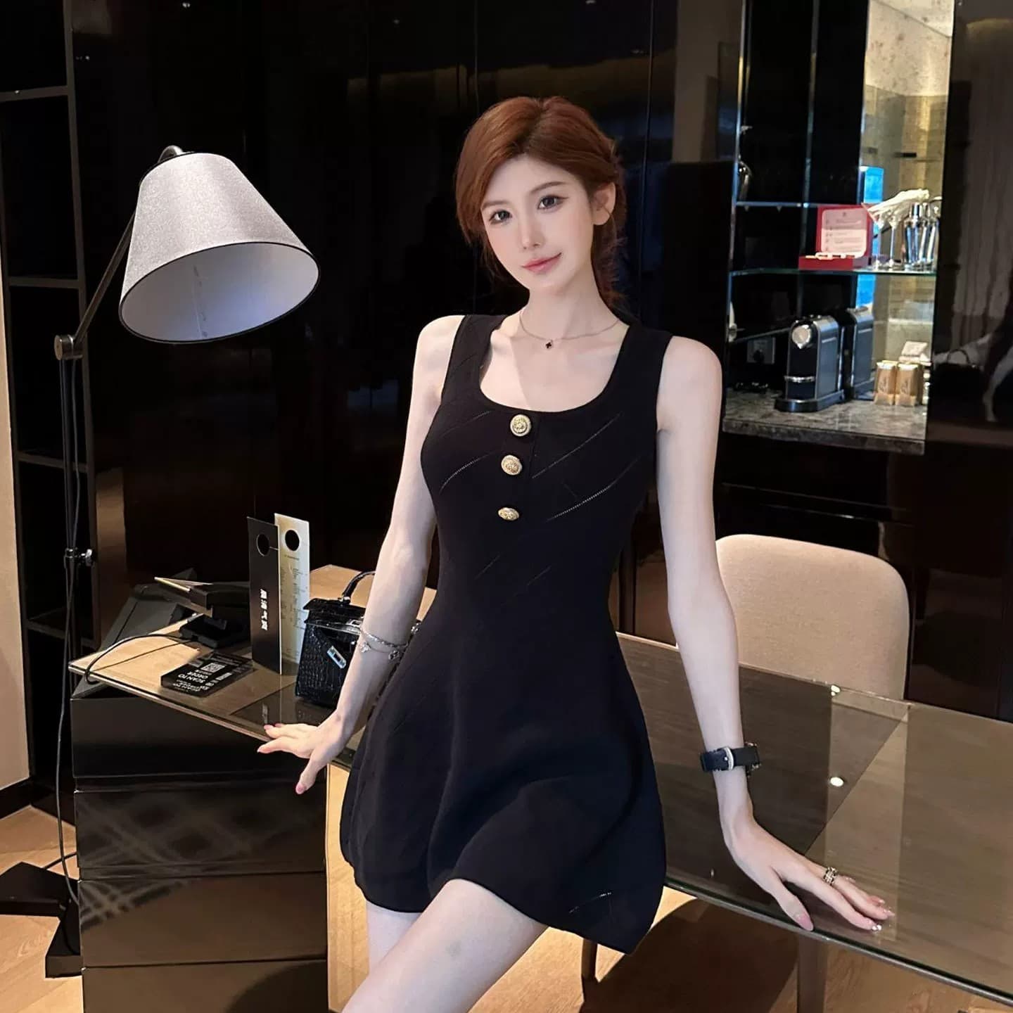 천 금빛 바람 u 칼라 링 그리드 민소매 니트 여성 드레스 여름 작은 키 허리 수축 슬림해 보이는 한 마디 품격 미니 스커트 상세 이미지 4