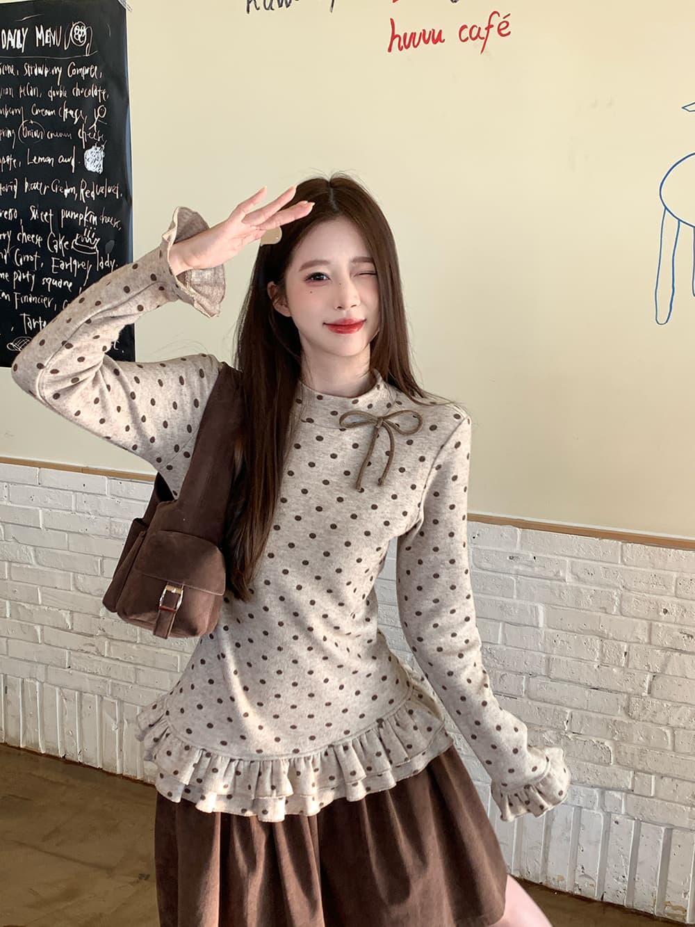 재고 있음 실사 가을 겨울 레트로 도트 무늬 나비 매듭 레이스 몸매 가꾸기 슬림해 보이는 인사이드 가져 가라. 기본 셔츠 여성 셔츠 이미지 4