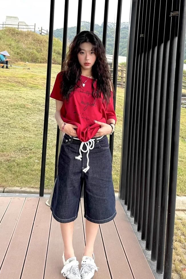 재고 있음 알파벳 프린트 오프숄더 반팔 티셔츠 여성 여름 새로운 미니멀리즘 캐주얼 루즈핏 슬림해 보이는 오프숄더 맨위 이미지 6