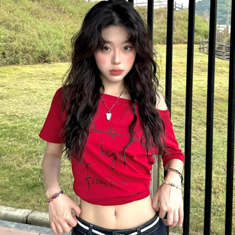 재고 있음 알파벳 프린트 오프숄더 반팔 티셔츠 여성 여름 새로운 미니멀리즘 캐주얼 루즈핏 슬림해 보이는 오프숄더 맨위 이미지 5