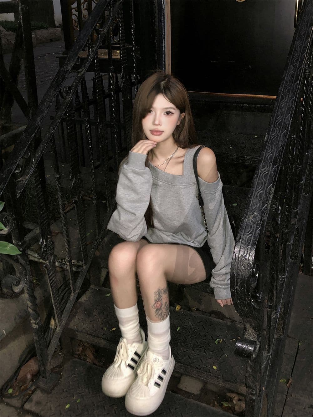 2026 한국 대외 무역 후아 면 복합 느긋한 바람 오프숄더 긴팔 슬림해 보이는 Chic 비스듬한 어깨 의류 상세 이미지 9