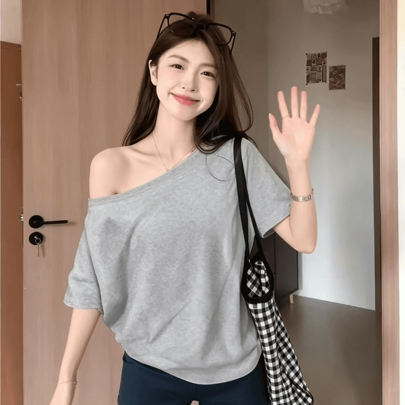 다용도 비스듬한 어깨 오프숄더 반팔 티셔츠 여성 새로운 여름 루즈핏 슬림해 보이는 섹시함 단색 오프숄더 맨위