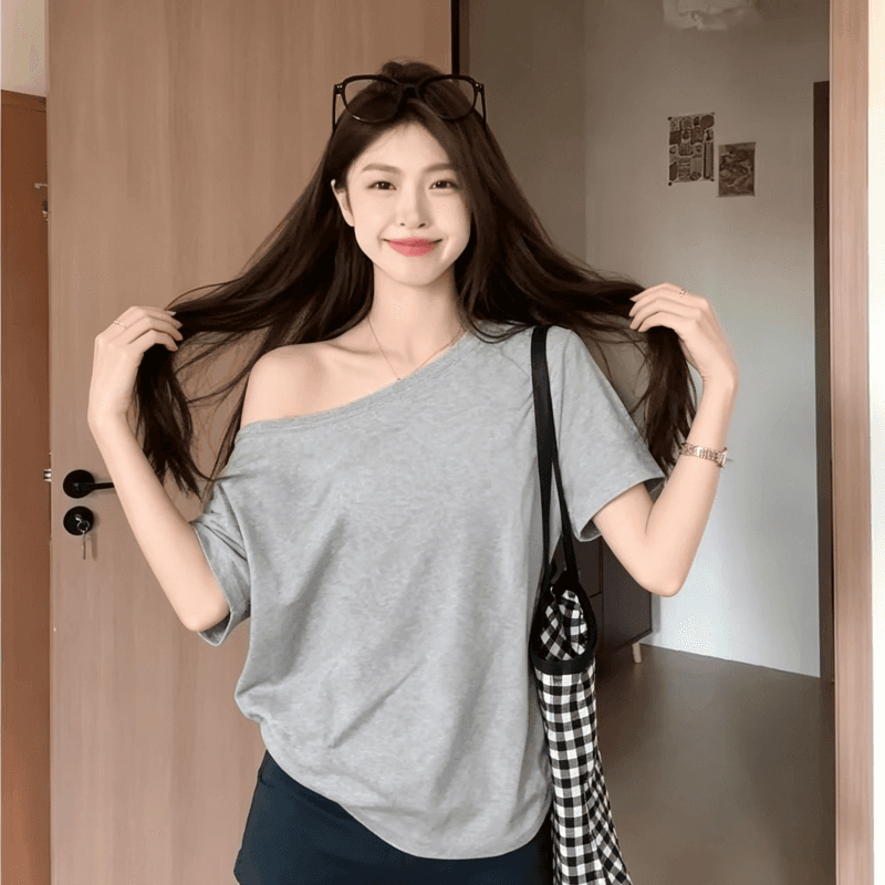 다용도 비스듬한 어깨 오프숄더 반팔 티셔츠 여성 새로운 여름 루즈핏 슬림해 보이는 섹시함 단색 오프숄더 맨위 이미지 4