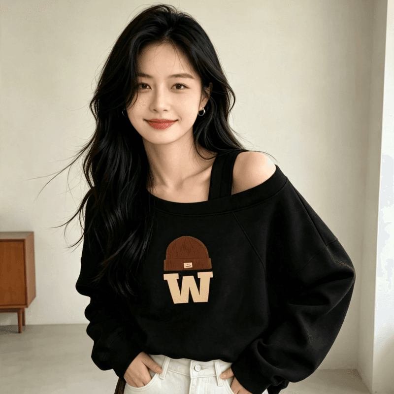 디자인 센스 Chic 오프숄더 비스듬한 어깨 가을 겨울 의류 후드티 느긋한 바람 프린트 여성 긴 소매 루즈핏 빅 사이즈 여성 의류 상세 이미지 4
