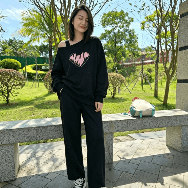 디자인 센스 Chic 오프숄더 비스듬한 어깨 가을 겨울 의류 후드티 느긋한 바람 프린트 여성 긴 소매 루즈핏 빅 사이즈 여성 의류 상세 이미지 5