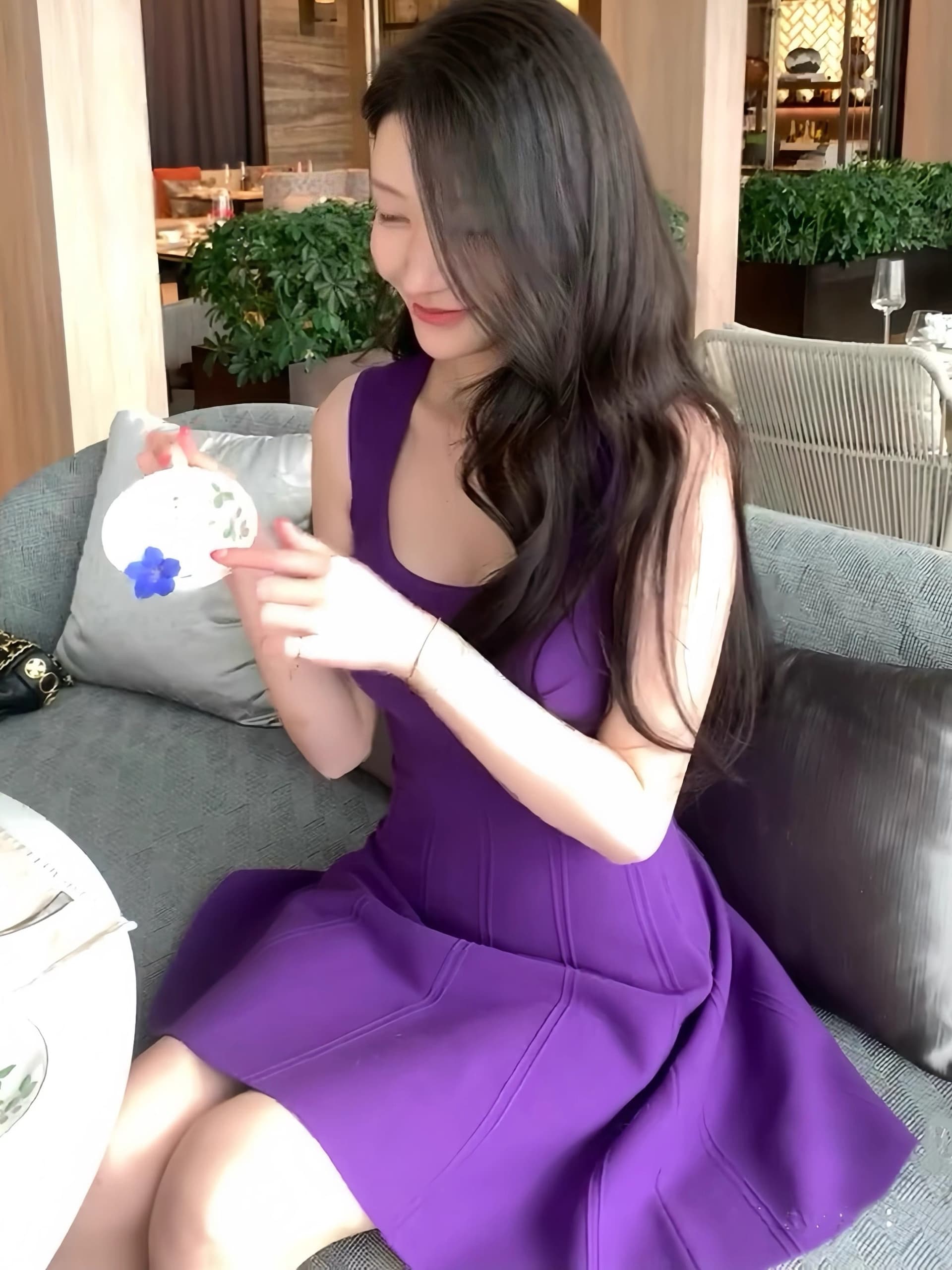 작은 키 여름 여성 몸매 가꾸기 고유 한 Chic 보라색 민소매 허리 수축 드레스 인사이드 가져 가라. 퍼프 한 마디 기본 스커트 이미지 2